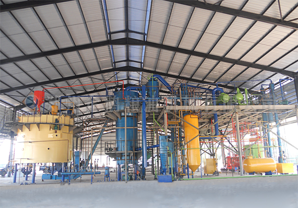 米糠油膨化浸出設(shè)備生產(chǎn)線多少錢(qián)一套(圖1) 浸出設(shè)備